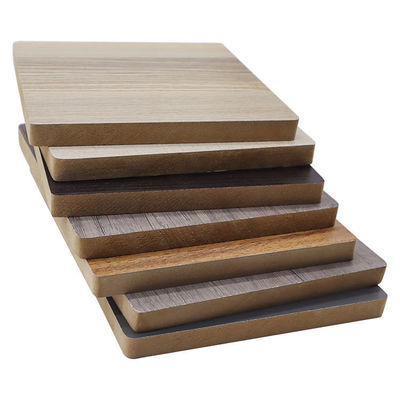 ホワイト メラミン Mdf Hdfボード E0粘着剤と耐久性メラミンコーティングを備えた家具用