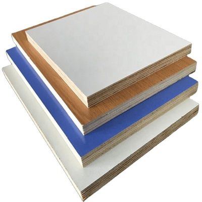 680-830KG/M3 密度 木繊維 16mm 19mm ホワイトテクスチャー メラミン Mdf キッチンキャビネット