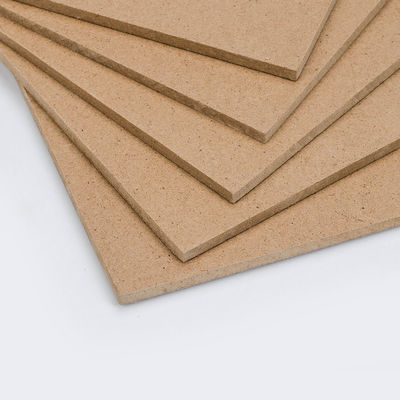 密度 680-830KG/M3 ハードボード 18mm 平らなMdf 原木ファイバーボード 1220*2440mm