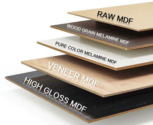 680-830KG/M3 密度 パイン MDFボード 花のパターンと蜂蜜の構造 YIMU